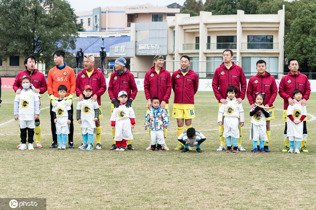 香港明星足球队谭咏麟1986,香港明星足球队谭咏麟进球