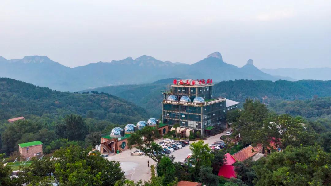 住进超梦幻玻璃星球，体验“全国最有文化特色必睡民宿”，还有网红露营地等你来！