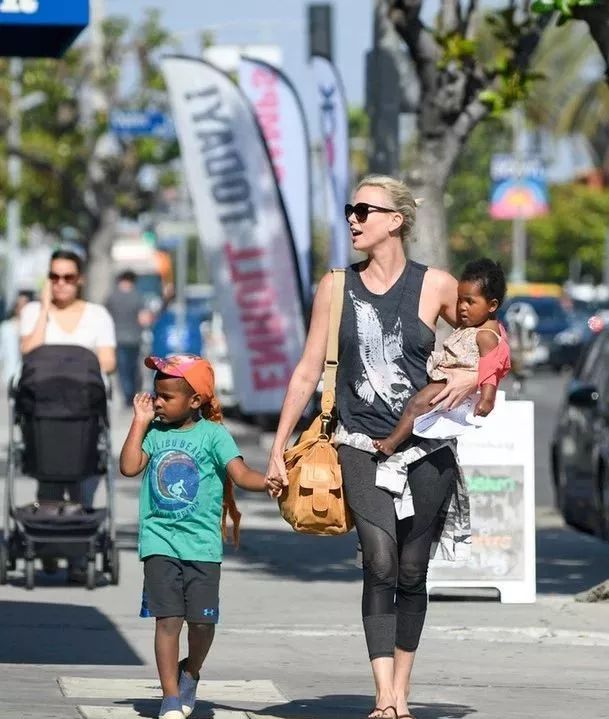 43岁大妈也能变小仙女,40岁还能美回20岁吗