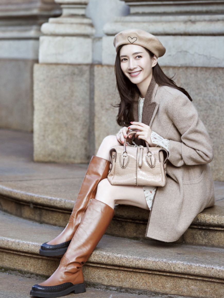 周冬雨少年的你演技混剪,少年的你幕后剧组陪周冬雨剃寸头