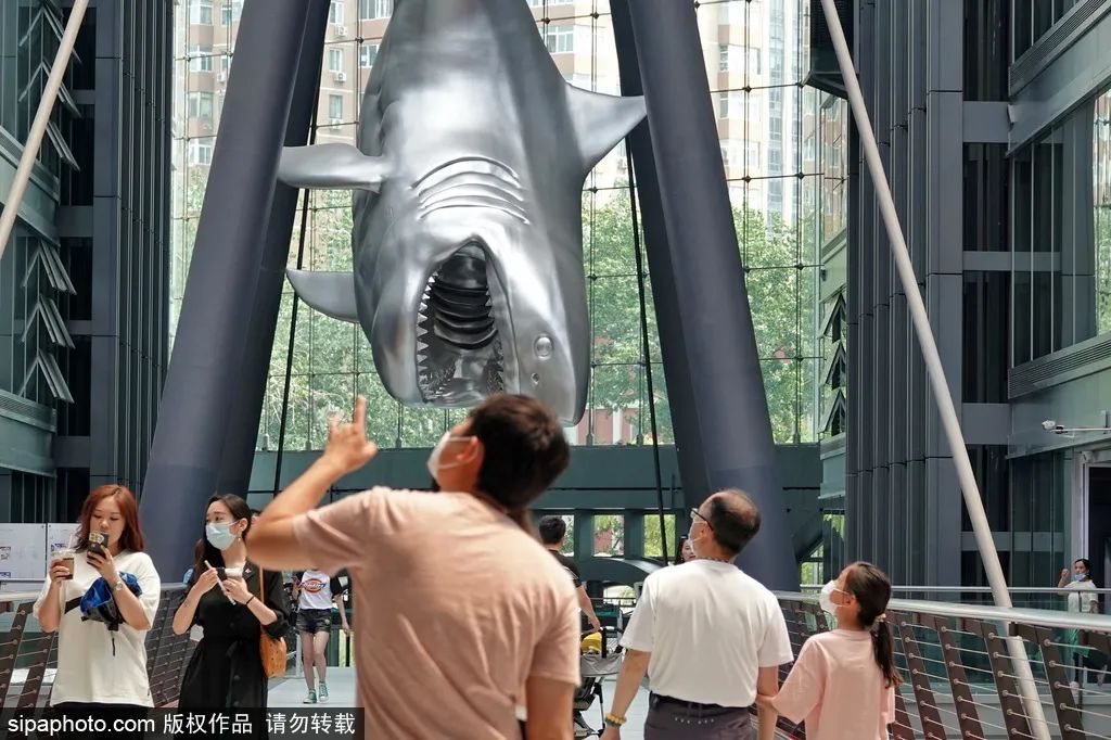 一个地铁站三条线,地铁边的吃喝玩乐