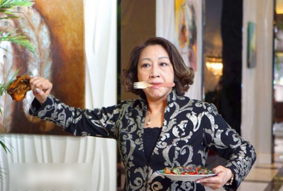 洪金宝讲成龙周星驰,敢称呼成龙大鼻子的人