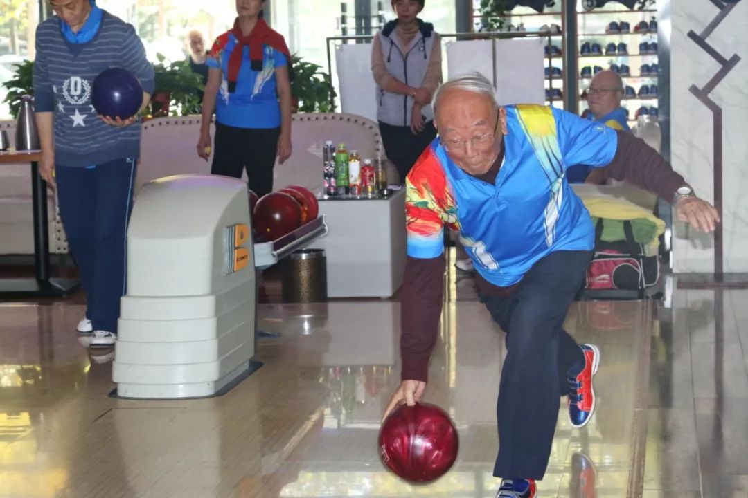 「产业联盟」陕西省保龄球协会,中老年队友谊赛在渭南和运动保龄馆欢乐开启