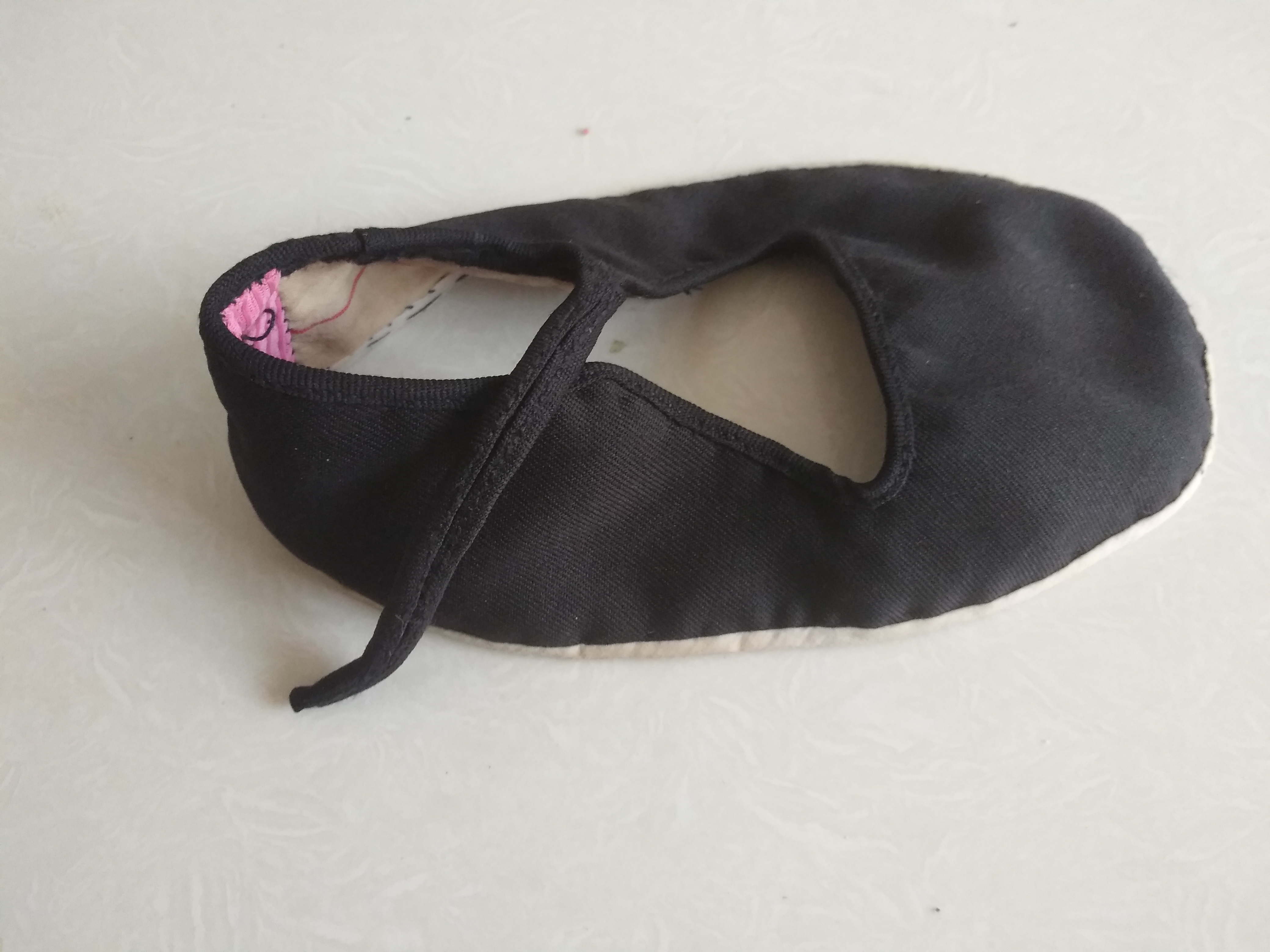 女菜农纯手工千层底布鞋，5道工序1片心，您没见过吗？