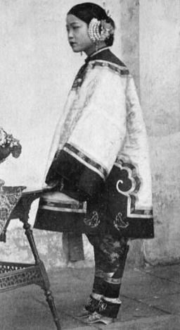 aj鞋子历史介绍,70年代前的科幻aj鞋子