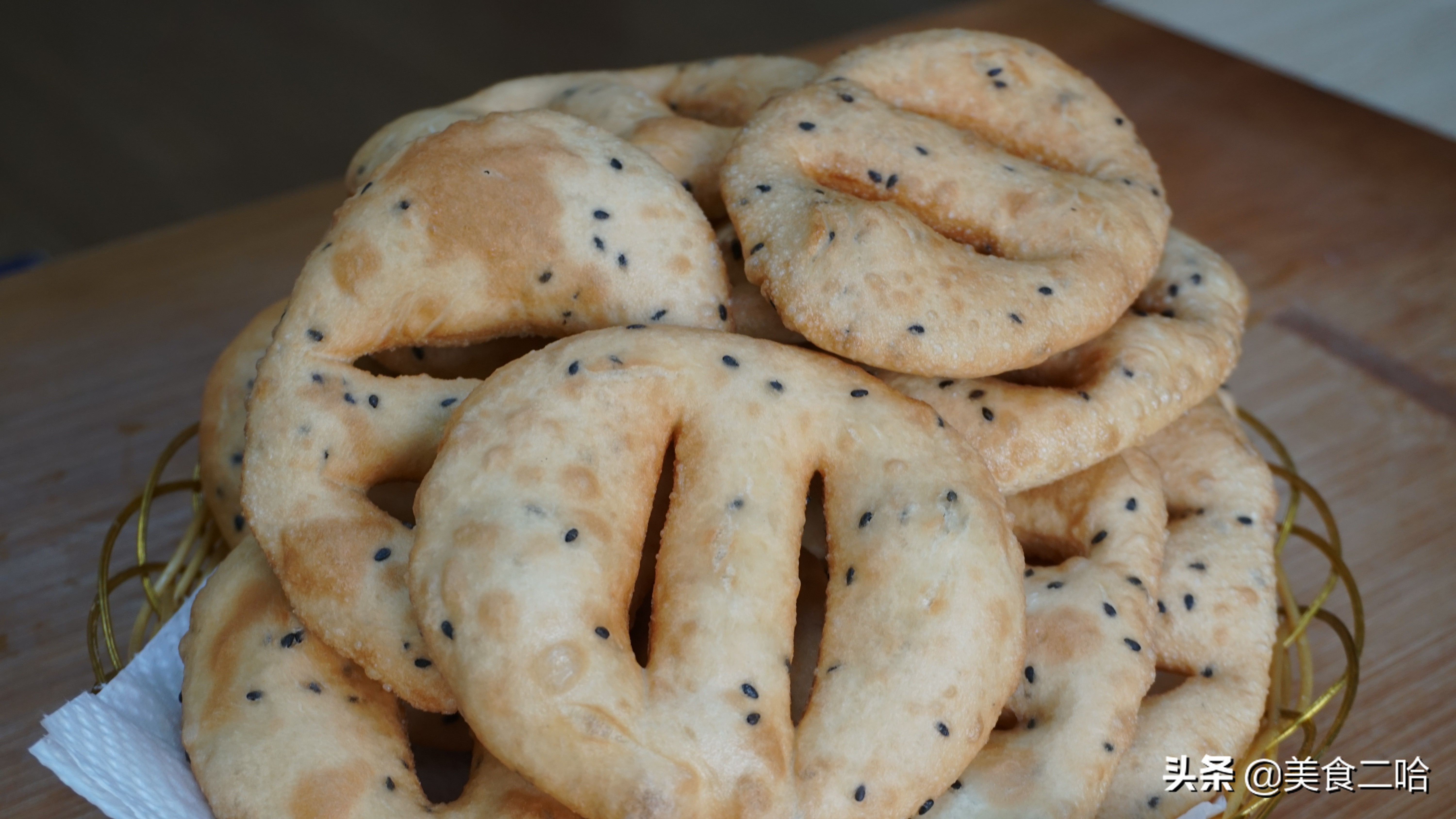 油饼不放面粉只放鸡蛋怎么做,打个鸡蛋和面烙油饼可以吗