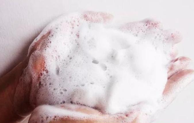 后背长痘的原因和改善方法,后背满背的痘是什么原因