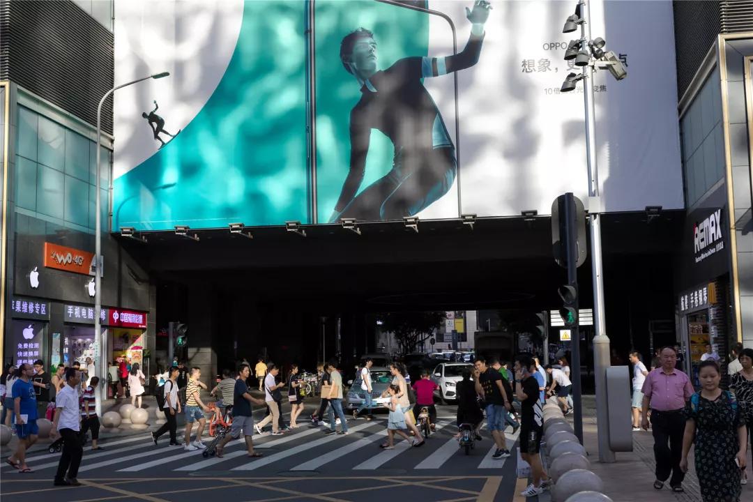 华强北凭什么掌握深圳经济命脉？小学文凭、背包客都月入数万