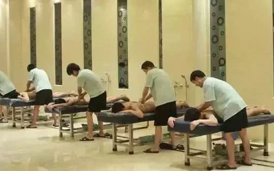 东北洗浴有多野？情感在粗暴的搓泥中升华