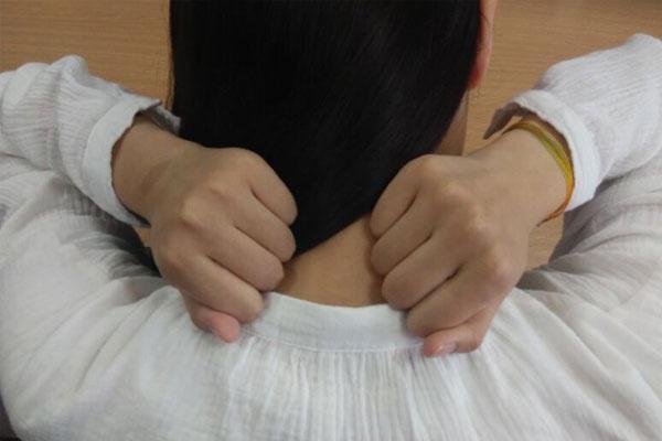 怎样锻炼消除脖子后面的富贵包,后背脖子上长了富贵包怎么回事