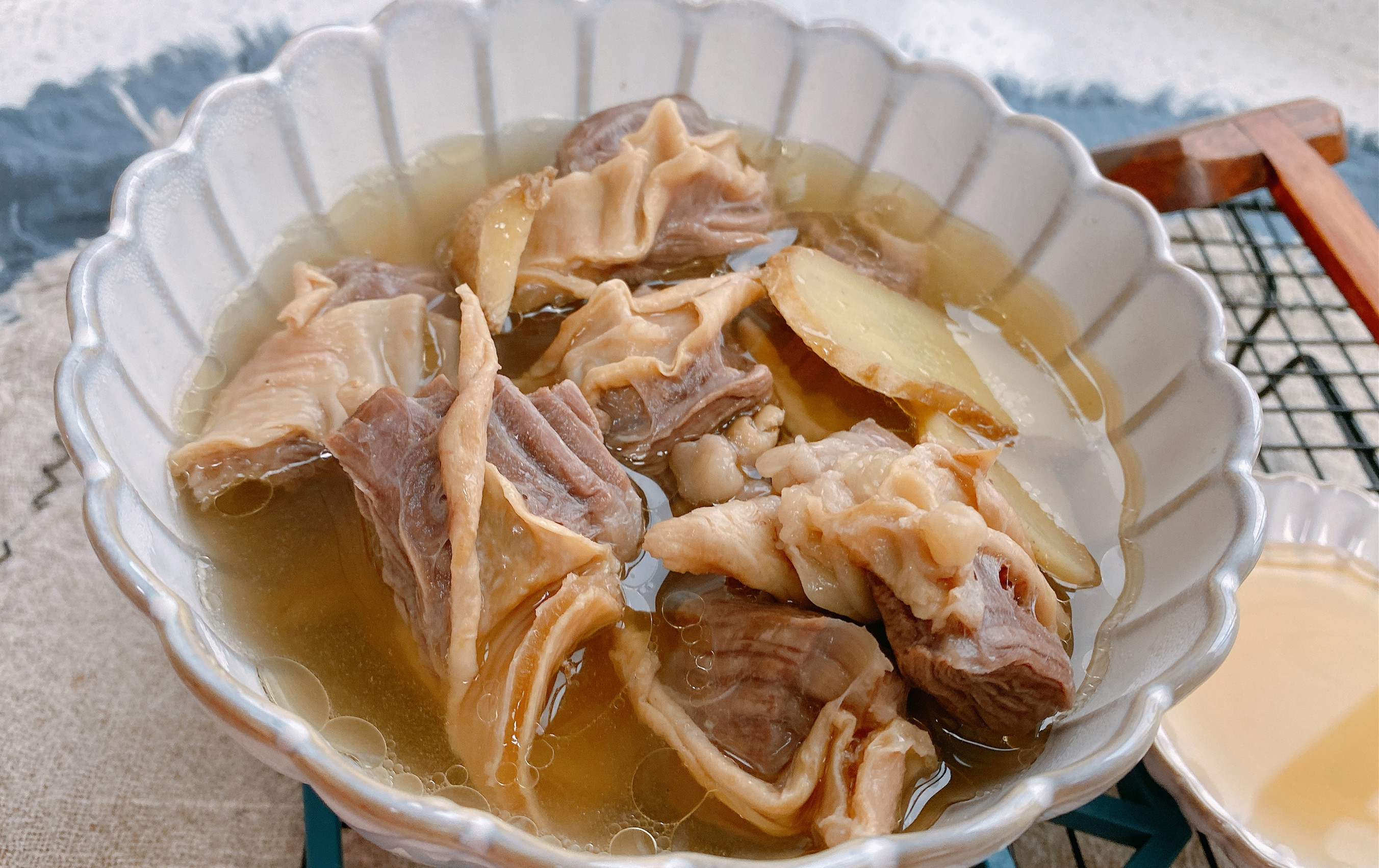 清炖牛肉怎样做到汤清淡肉入味,清炖牛肉汤怎么炖好吃又烂