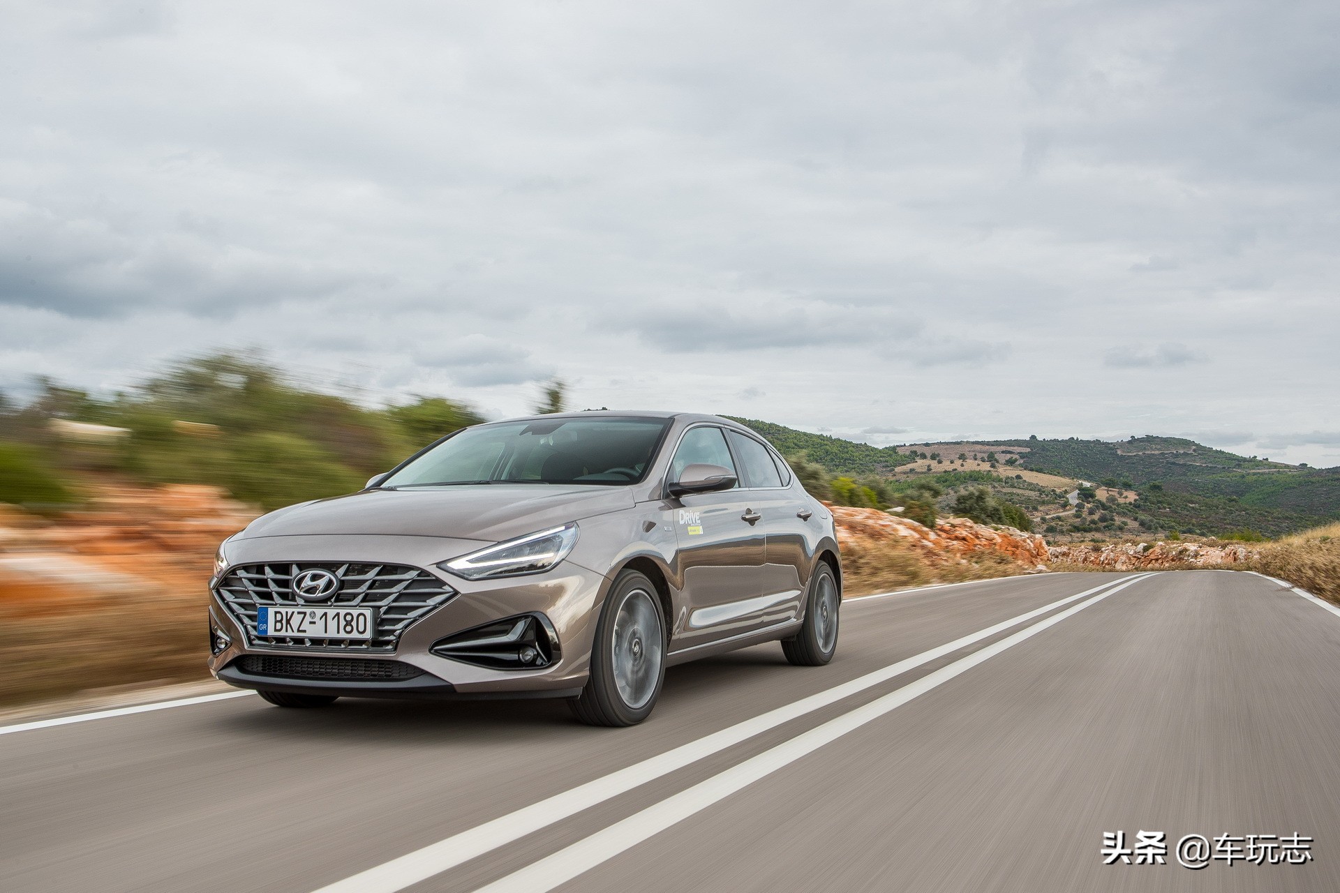 现代伊兰特新款1.5试驾,试驾现代伊兰特1.5cvt