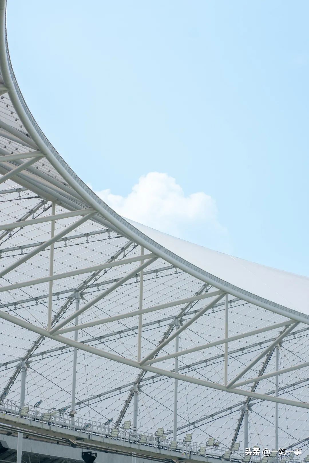 凤凰山体育公园：这座满足顶级赛事标准的场馆藏了多少“秘密”？