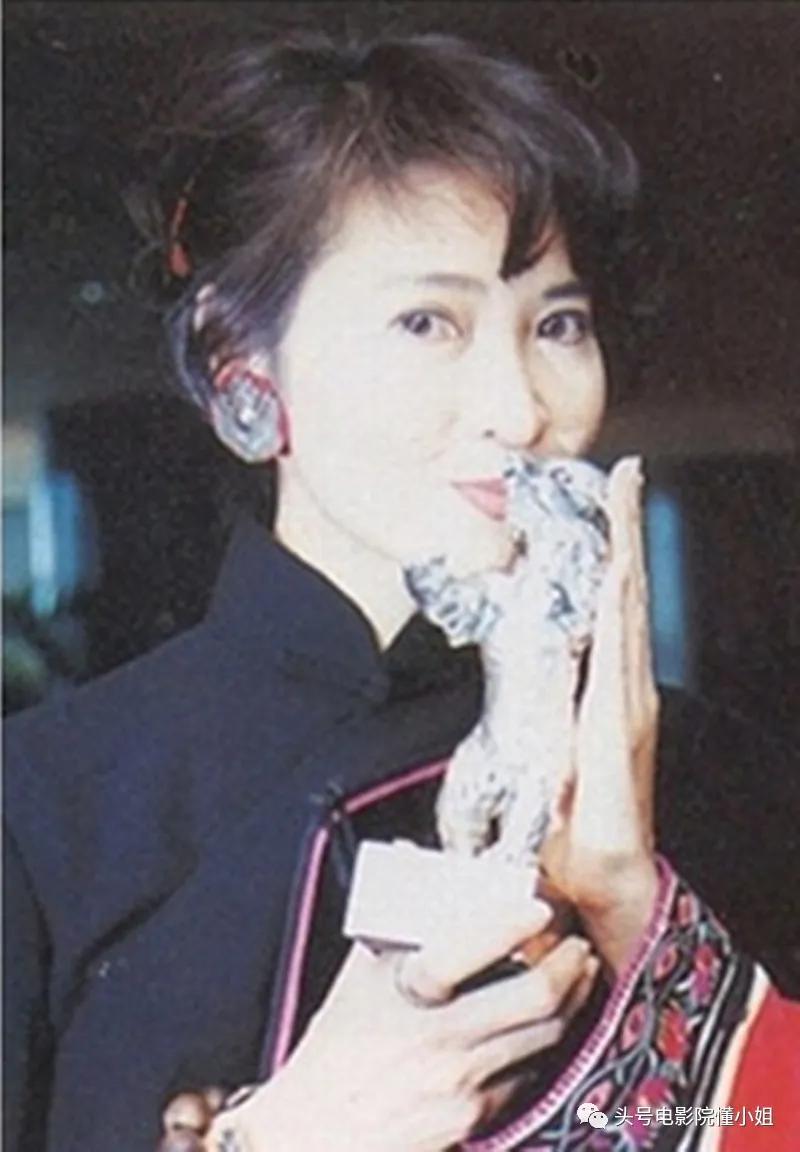 周星驰金像奖最佳男主角获奖视频,香港电影金像奖周润发夺影帝