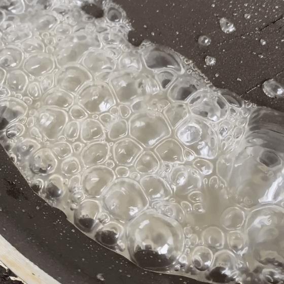 整个朋友圈都在刷《动森》，而我却爱上了在厨房刷锅