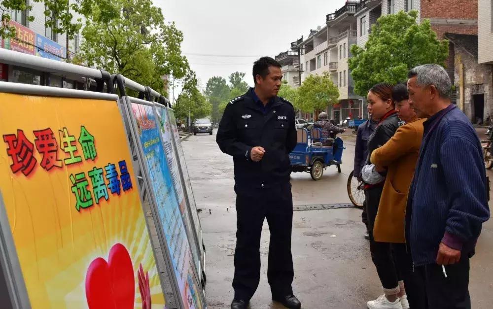 八一特辑退伍不褪色警营守初心,八一特辑戎装已变初心未改