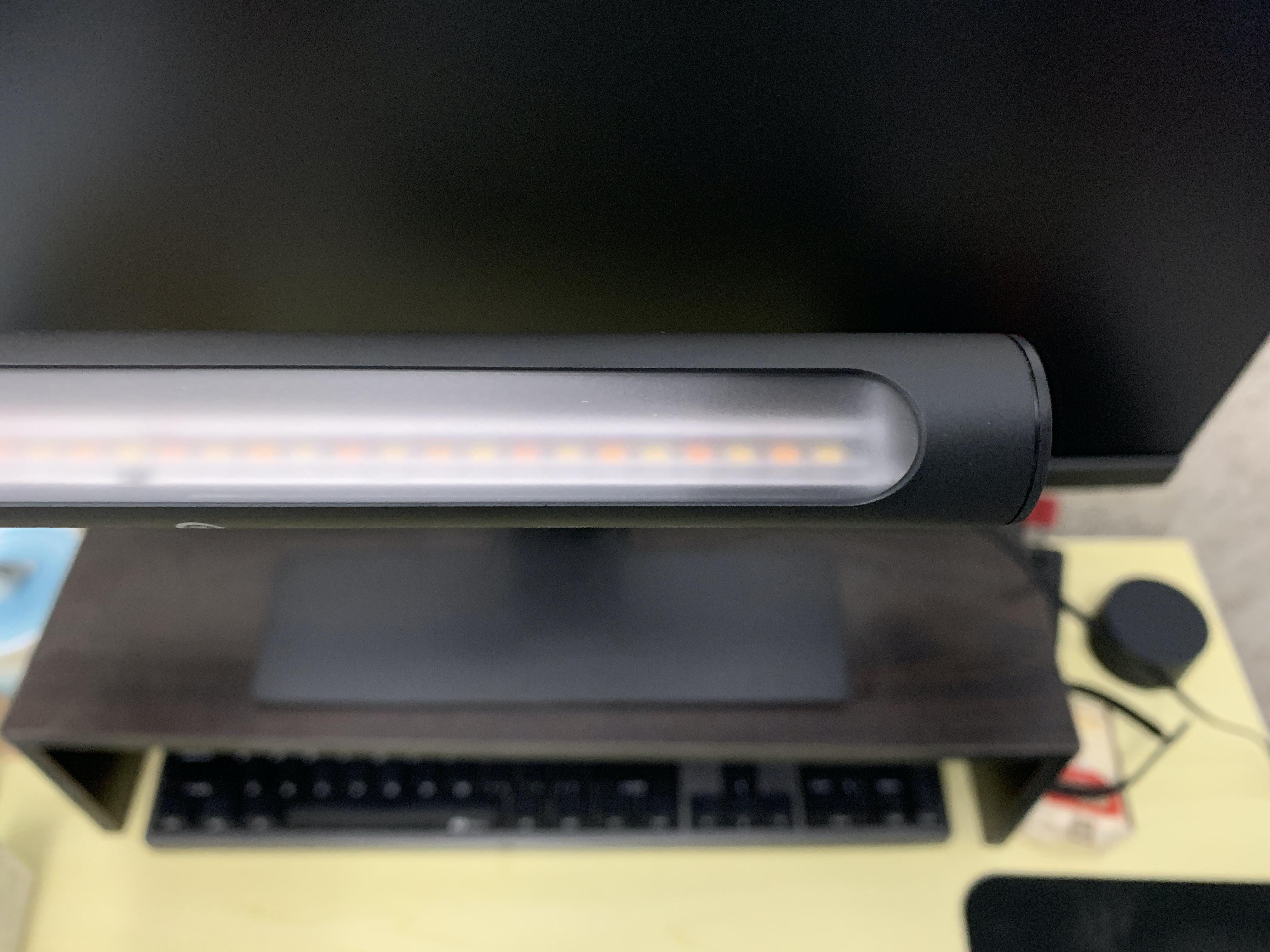 小米屏幕挂灯和雷神屏幕挂灯,小米屏幕挂灯亮度测评