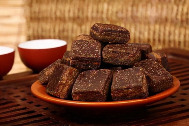 白糖红糖冰糖黄糖是怎样炼成的,冰糖白糖黄糖哪个是凉性