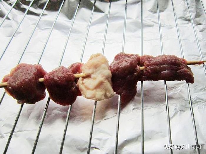 为什么羊肉串上的肥肉那么香,为什么羊肉串那么多筋