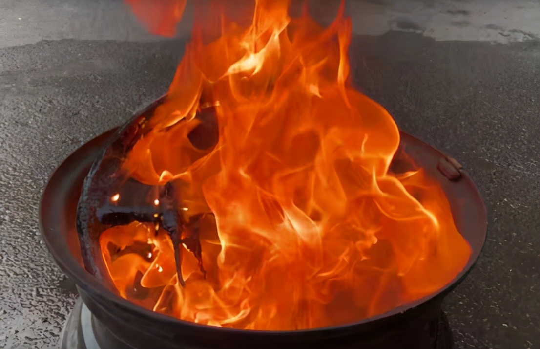 BALANCE参加“寻找五菱潮装人”打造废土风格“末日板牙”