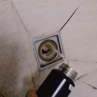 卫生间下水道堵塞最好的办法,卫生间下水道堵了小妙招解决