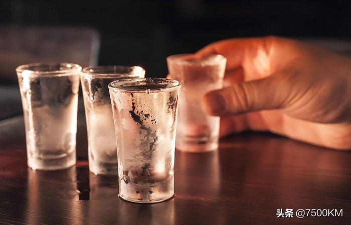 伏特加到底辣不辣,伏特加什么味道