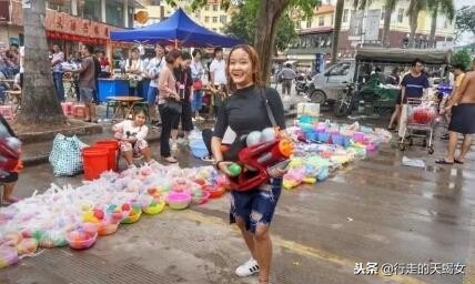 欢乐的泼水节鸟语花香,泼水节溢出的欢乐