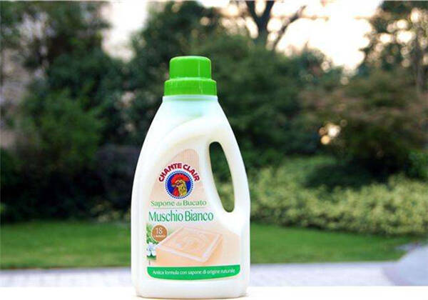 发黄白衬衫如何用84洗白,白衬衫发霉发黄洗白小窍门