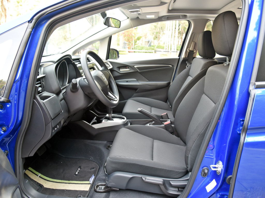 性价比高油耗低的车10万左右,最省油的买菜车推荐