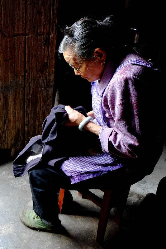 坑娃的姥姥,坑娃姥姥的最新视频