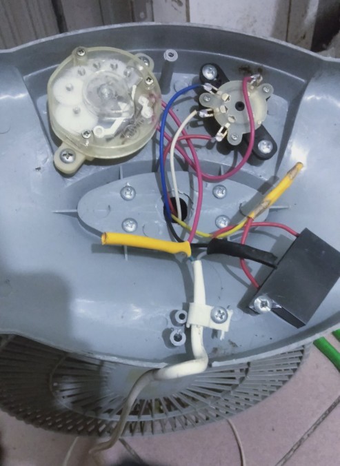 台式电风扇电机结构图,电扇台式电机实物电路图