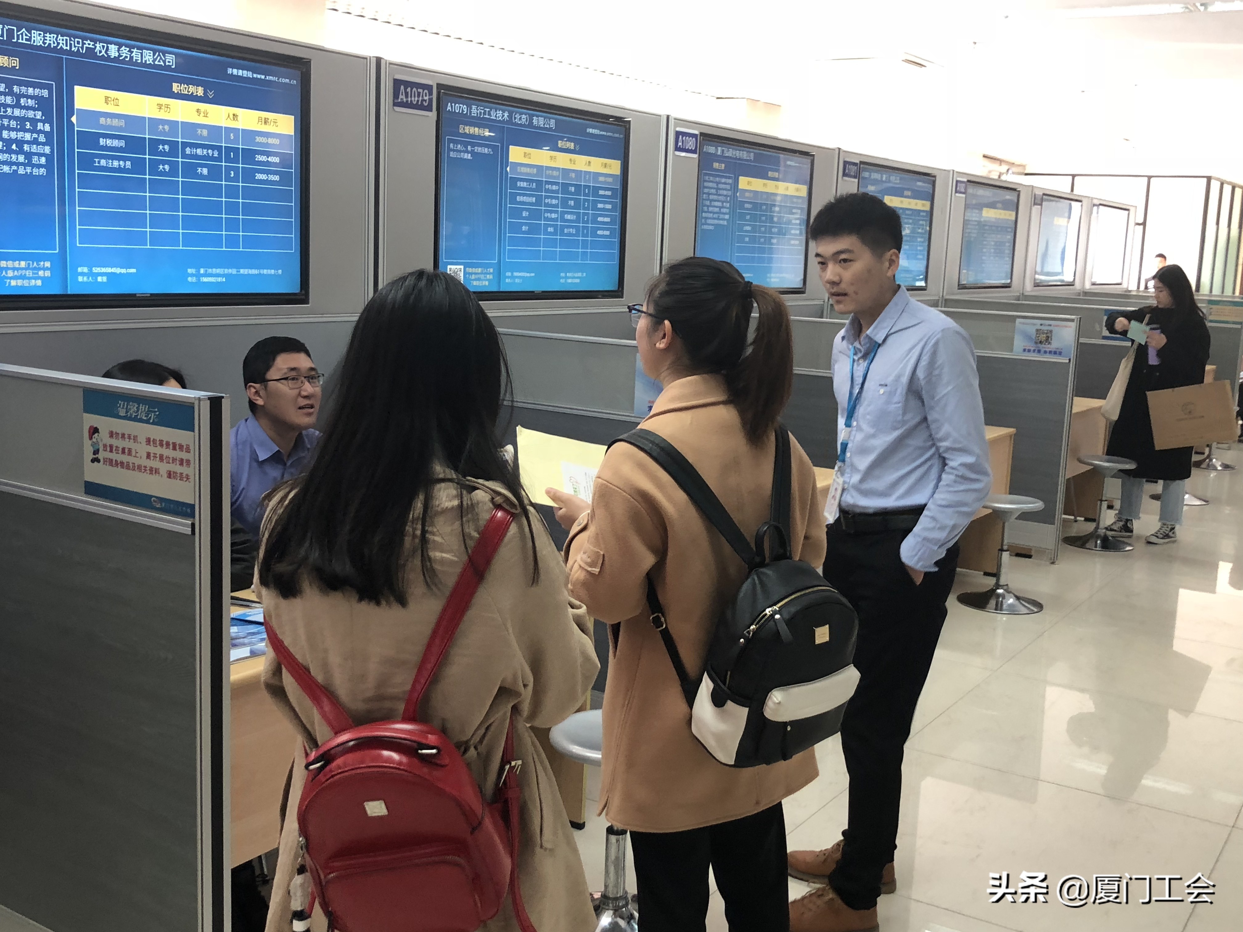 家政工作稳定又吃香还能拿高薪,月薪过万的家政专业