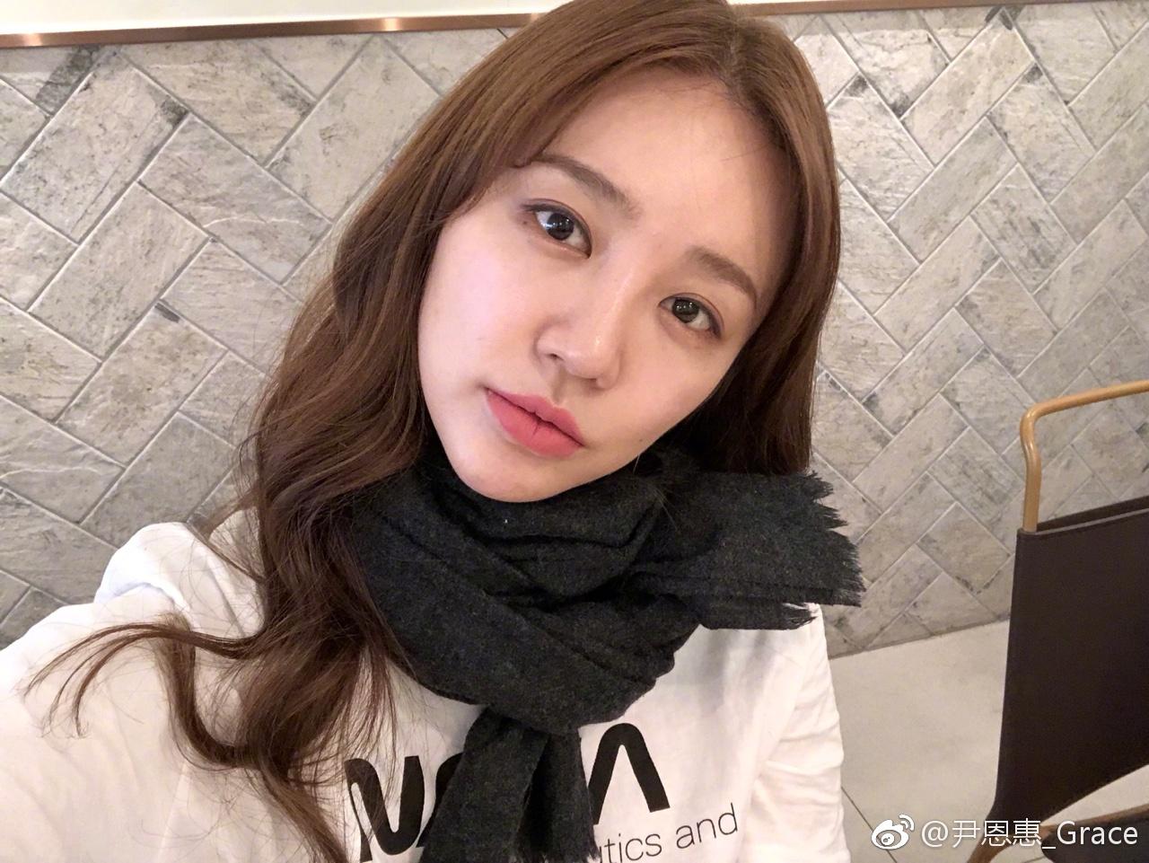 消失3年回归，34岁尹恩惠变苦瓜脸，网友疑问：丰唇了吗？