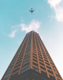 无需任何道具，手机这样轻轻一倒，大片随手拈来