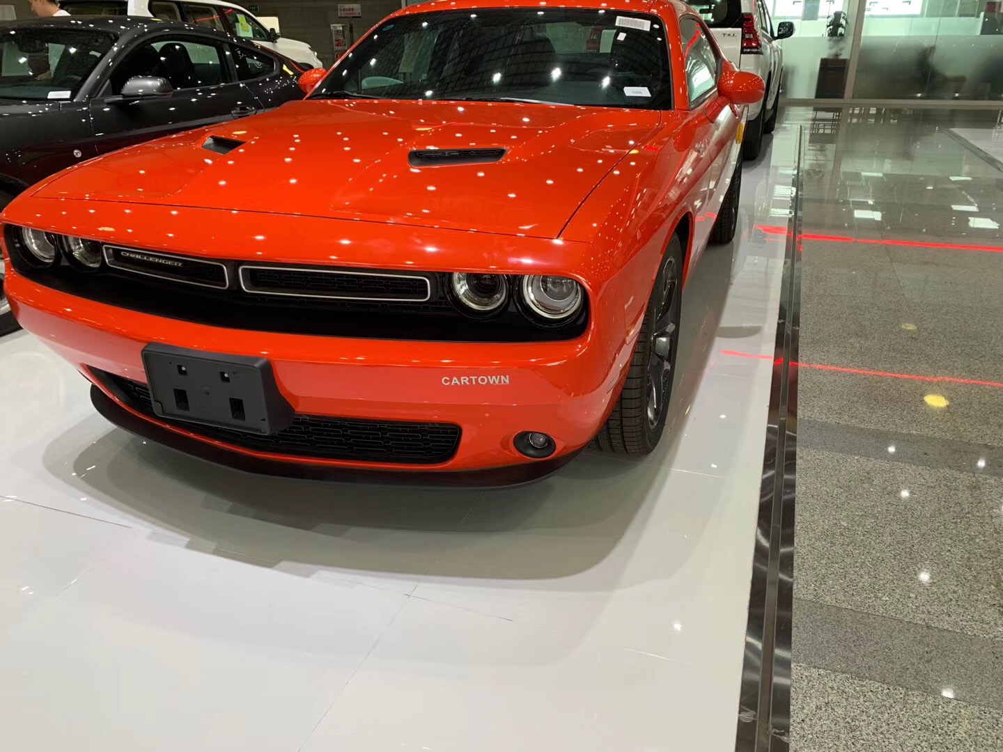 道奇挑战者最新落地价,道奇挑战者对比普通车