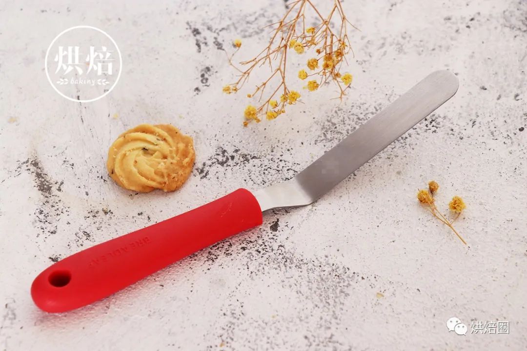 烘焙新手小白要买些什么工具,新手小白在哪里学做烘焙比较合适