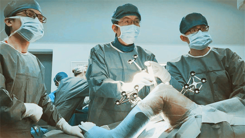 颈椎增生压迫神经导致手麻,颈椎第五第六节增生要做手术吗