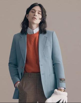 穿衣怎么告别土气,穿搭以蓝色为主