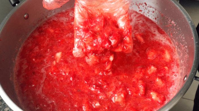 想吃草莓酱可以自己做,想吃草莓酱不用买在家就能做