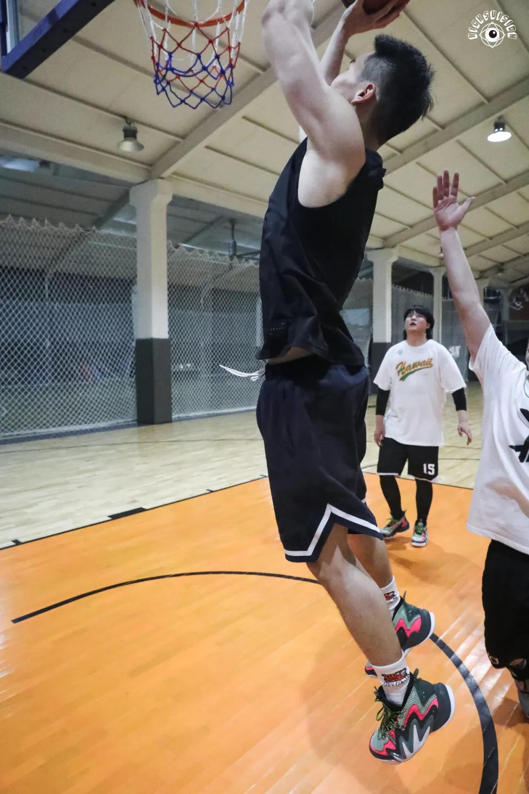 无论是打球还是穿鞋,你都「要疯」一点|KVSN众测