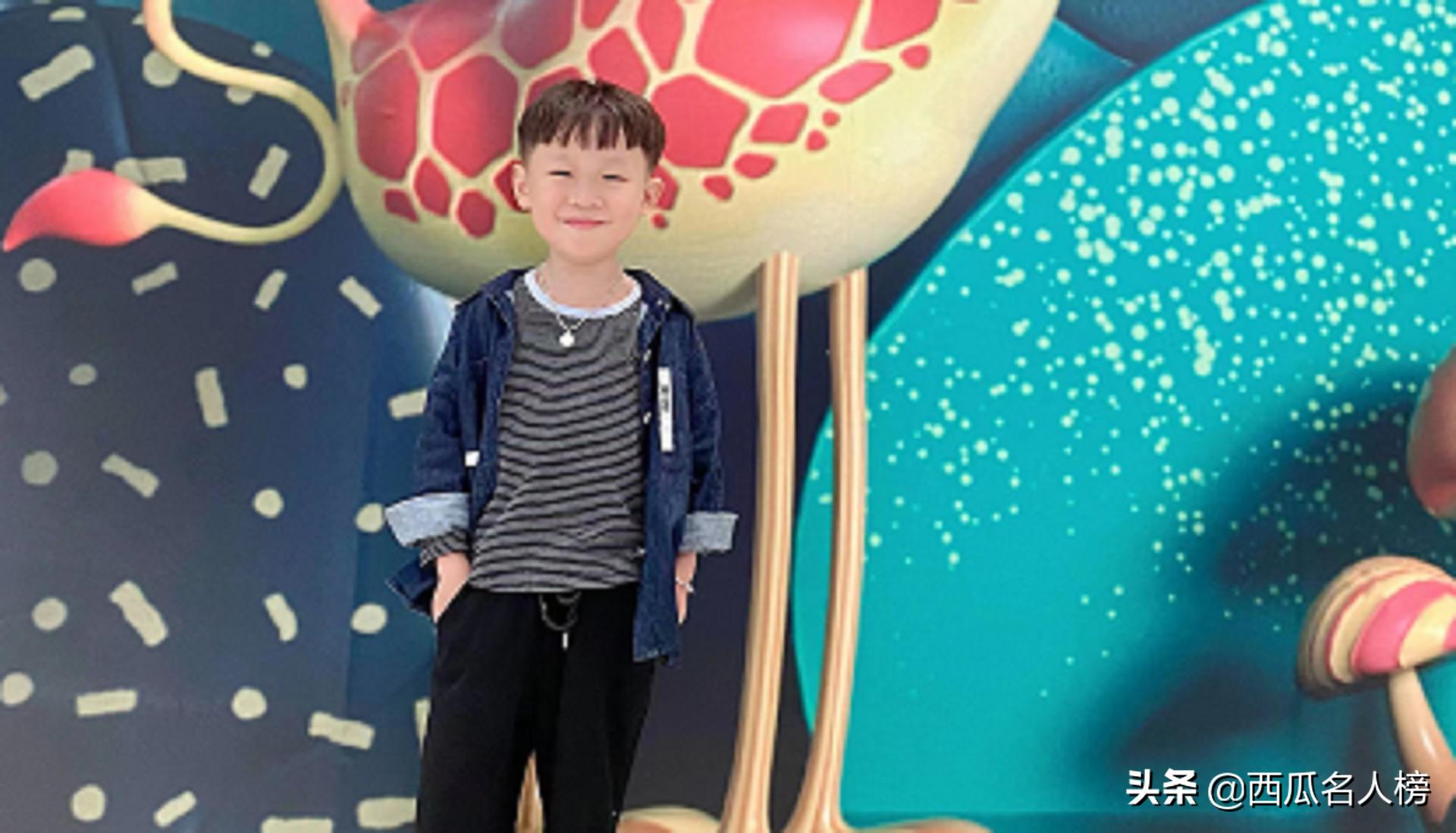 翔宝：人类幼崽天花板，给粑粑告状爆火，云养娃有多吸引人？