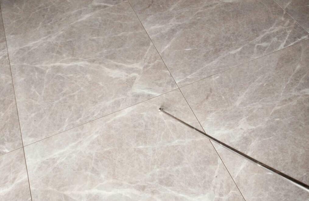 怎么判断瓷砖铺贴好坏,如何判断瓷砖好坏的视频