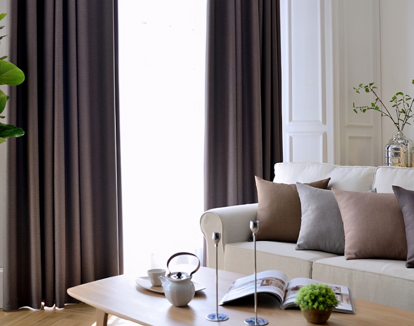 选窗帘要纯色的好还是拼接的好呢,选窗帘都比较在意哪些方面