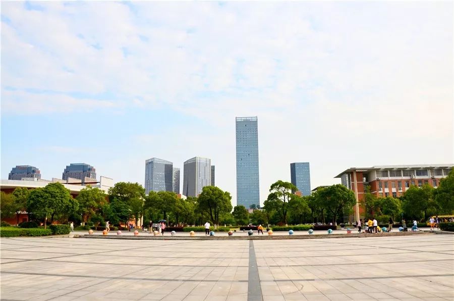 厉害了我的大学！100张图告诉你，有一种青春叫瑶湖高校！