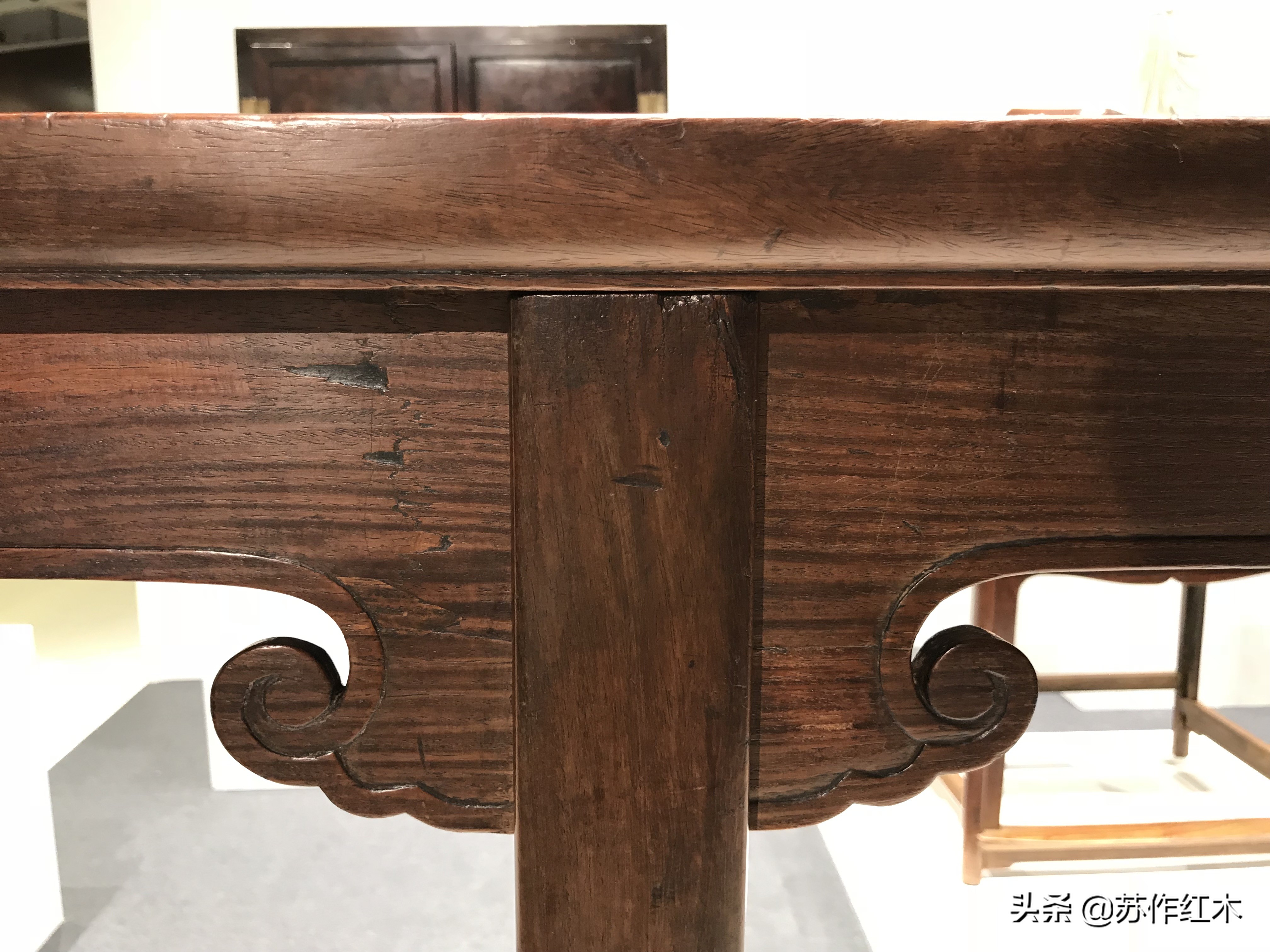 黄花梨翘头双龙捧寿纹,黄花梨小翘头纹