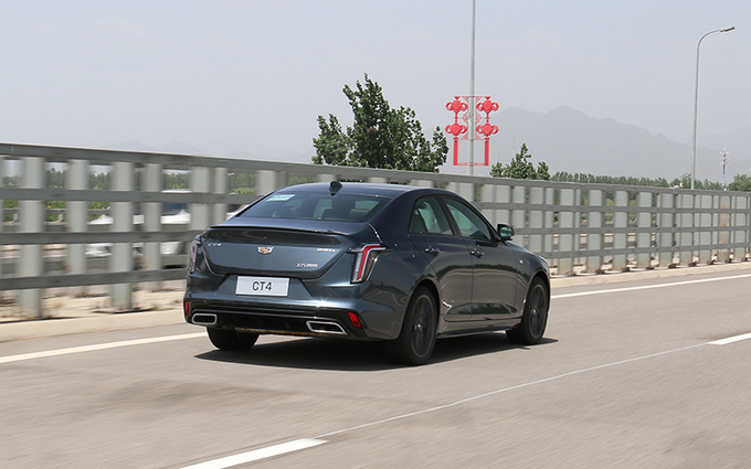 凯迪拉克ct4试驾评测视频,凯迪拉克ats跟ct4有什么区别