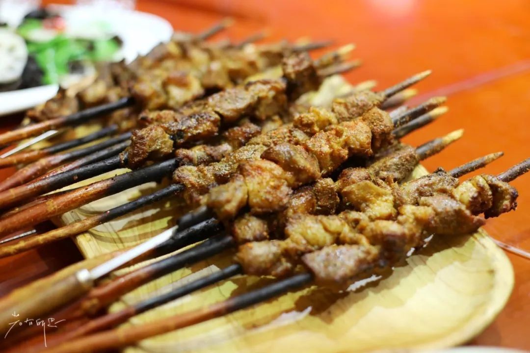 *疆新**都是荒漠戈壁?这几家高颜值餐厅,彻底颠覆你对*疆新**的概念