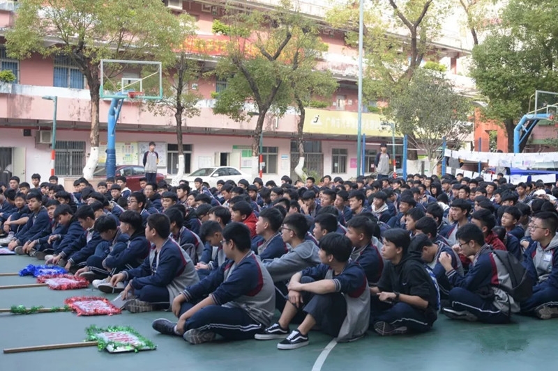 广州高校突现众多改装车,中国改装文化跨出了重要一步!