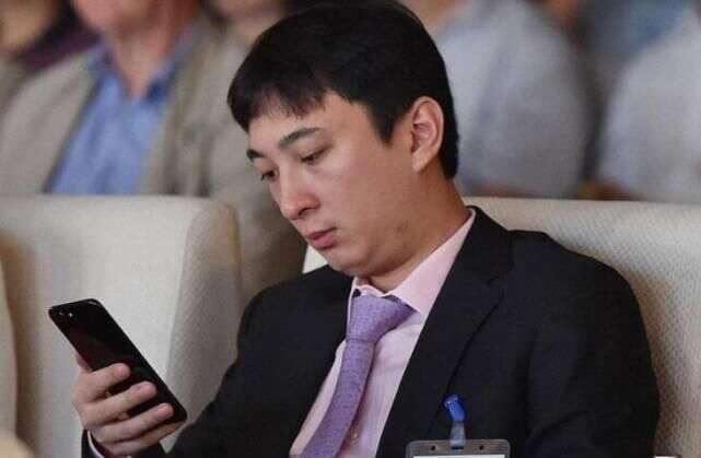 带货一哥辛巴比王思聪还豪酒吧消费一百瓶黑桃A,买单150万