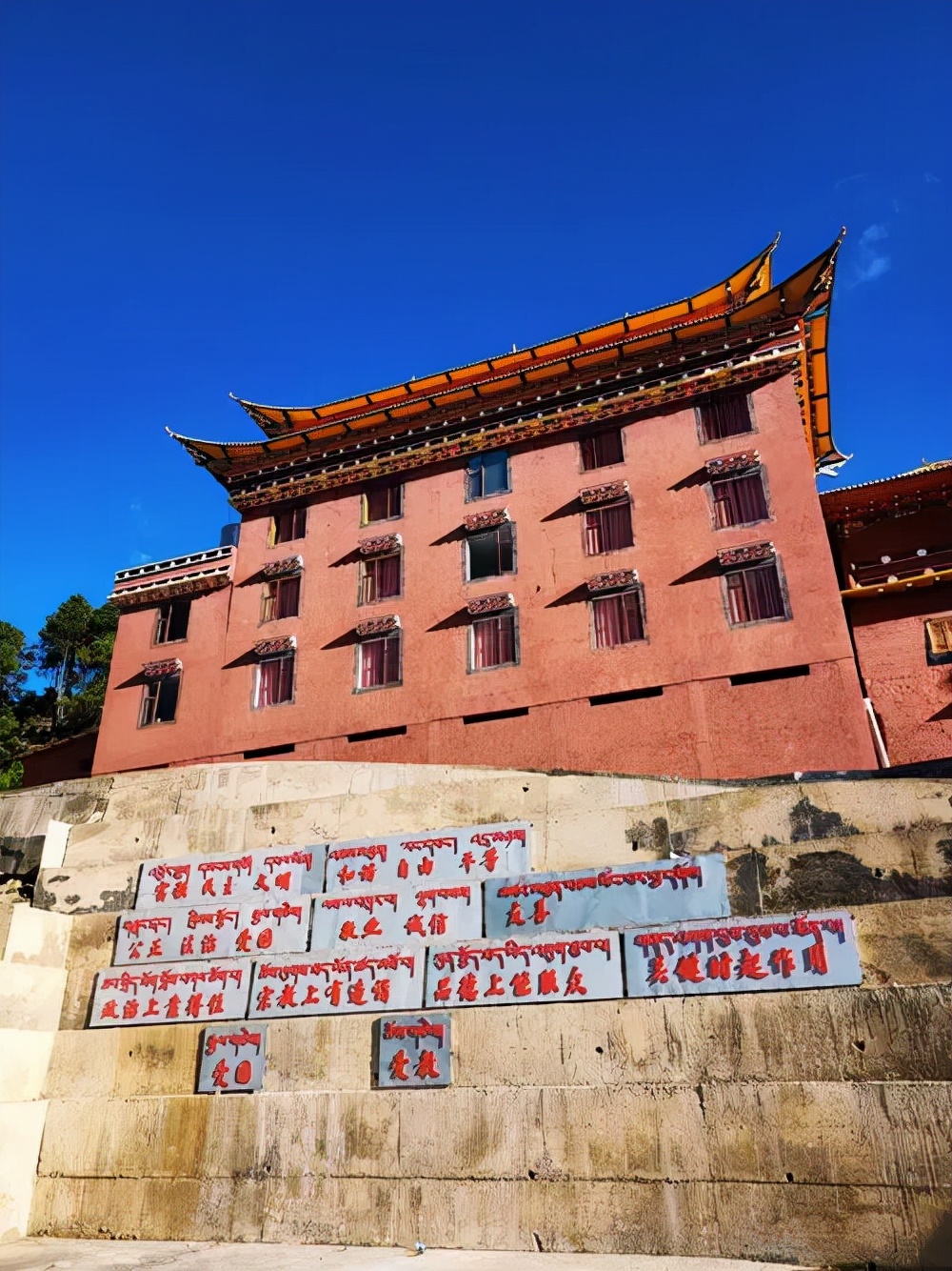 吉尔吉斯人来源于中国？吉尔吉斯人和柯尔克孜族为什么分居两国？